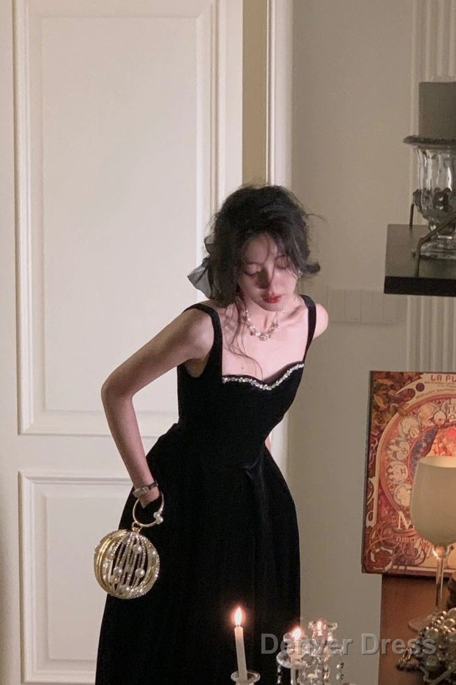 Elegant Spaghetti Strap Velvet Vintage Black Dresses Women Birthday Outfits