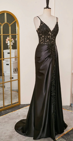 Elegant Black Spaghetti Straps Prom Dress Satin Sheath Long Prom Dresses With Slits