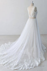 Elegant V-neck Lace Tulle A-line Wedding Dress