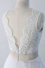 Elegant V-neck Lace Tulle A-line Wedding Dresses