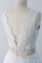 Elegant V Neck Lace Tulle A Line Wedding Dresses