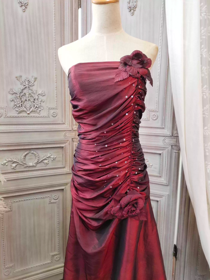 Elegant Vintage Burgundy Strapless Ruched Satin Long Prom Dresses Evening Dresses