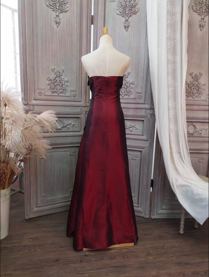 Elegant Vintage Burgundy Strapless Ruched Satin Long Prom Dresses Evening Dresses