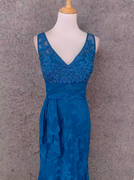 Elegant Vintage Royal Blue V-Neck Lace Long Prom Dresses Evening Dresses Secondary image