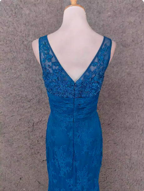 Elegant Vintage Royal Blue V-Neck Lace Long Prom Dresses Evening Dresses