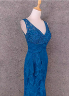 Elegant Vintage Royal Blue V-Neck Lace Long Prom Dresses Evening Dresses