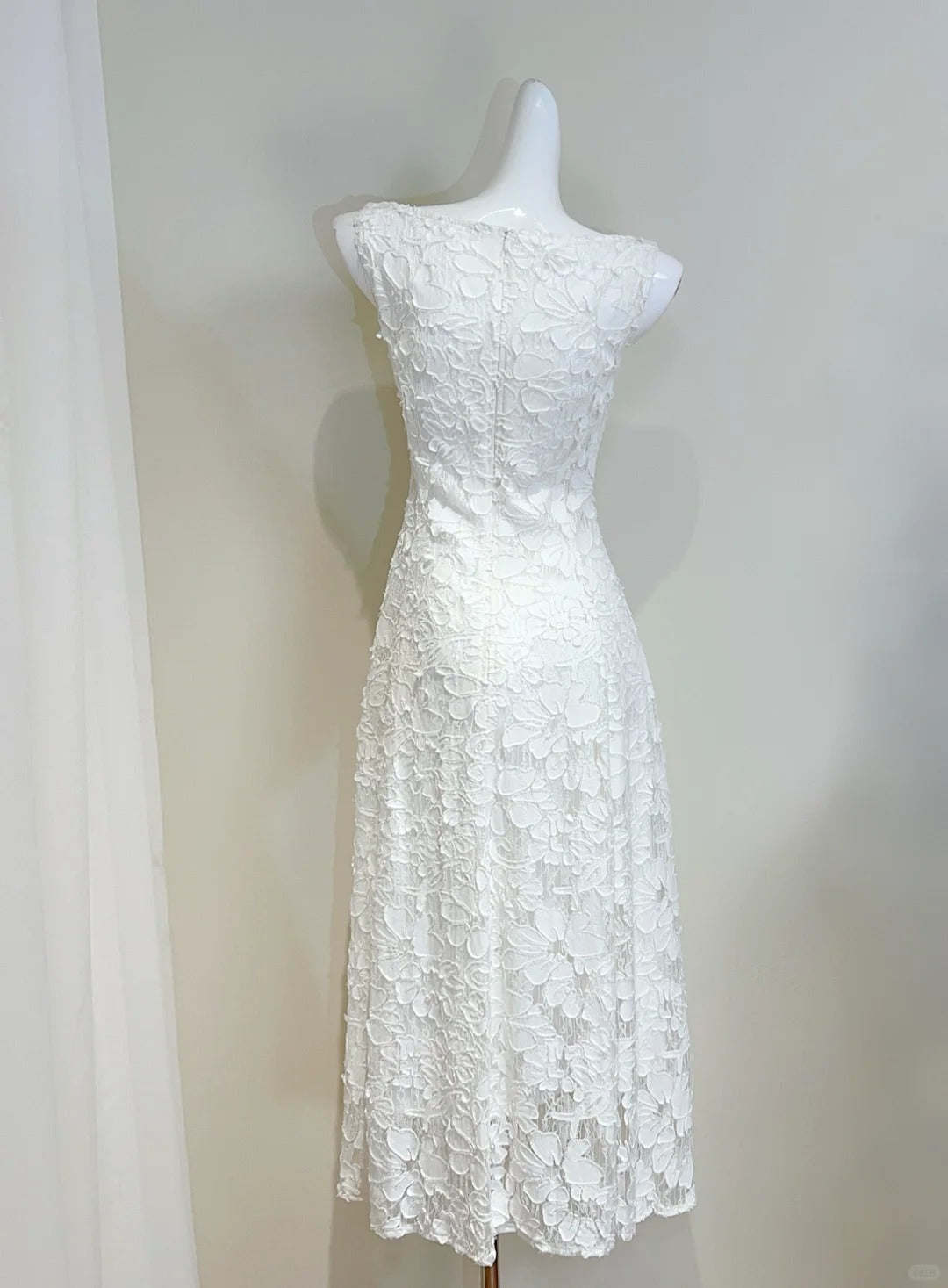 Elegant White A-Line Round Neck Lace Pattern Prom Dresses Evening Dresses Bridesmaid Dresses
