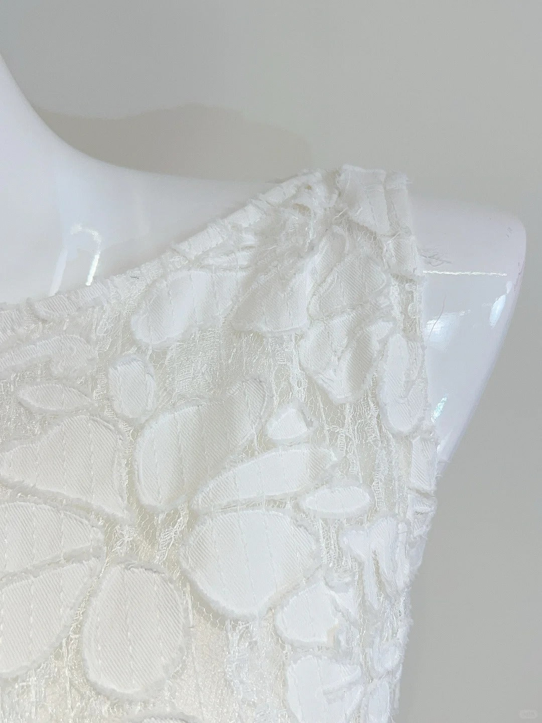 Elegant White A-Line Round Neck Lace Pattern Prom Dresses Evening Dresses Bridesmaid Dresses