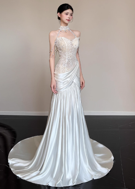 Elegant White Mermaid Halter Neck Lace Satin Train Wedding Dresses