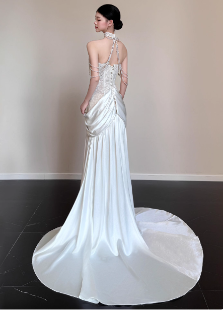 Elegant White Mermaid Halter Neck Lace Satin Train Wedding Dresses