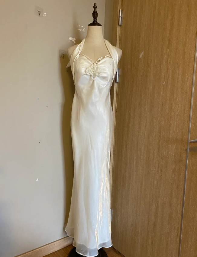 Elegant White Mermaid Halter Neck Satin Long Prom Dresses Evening Dresses Main image