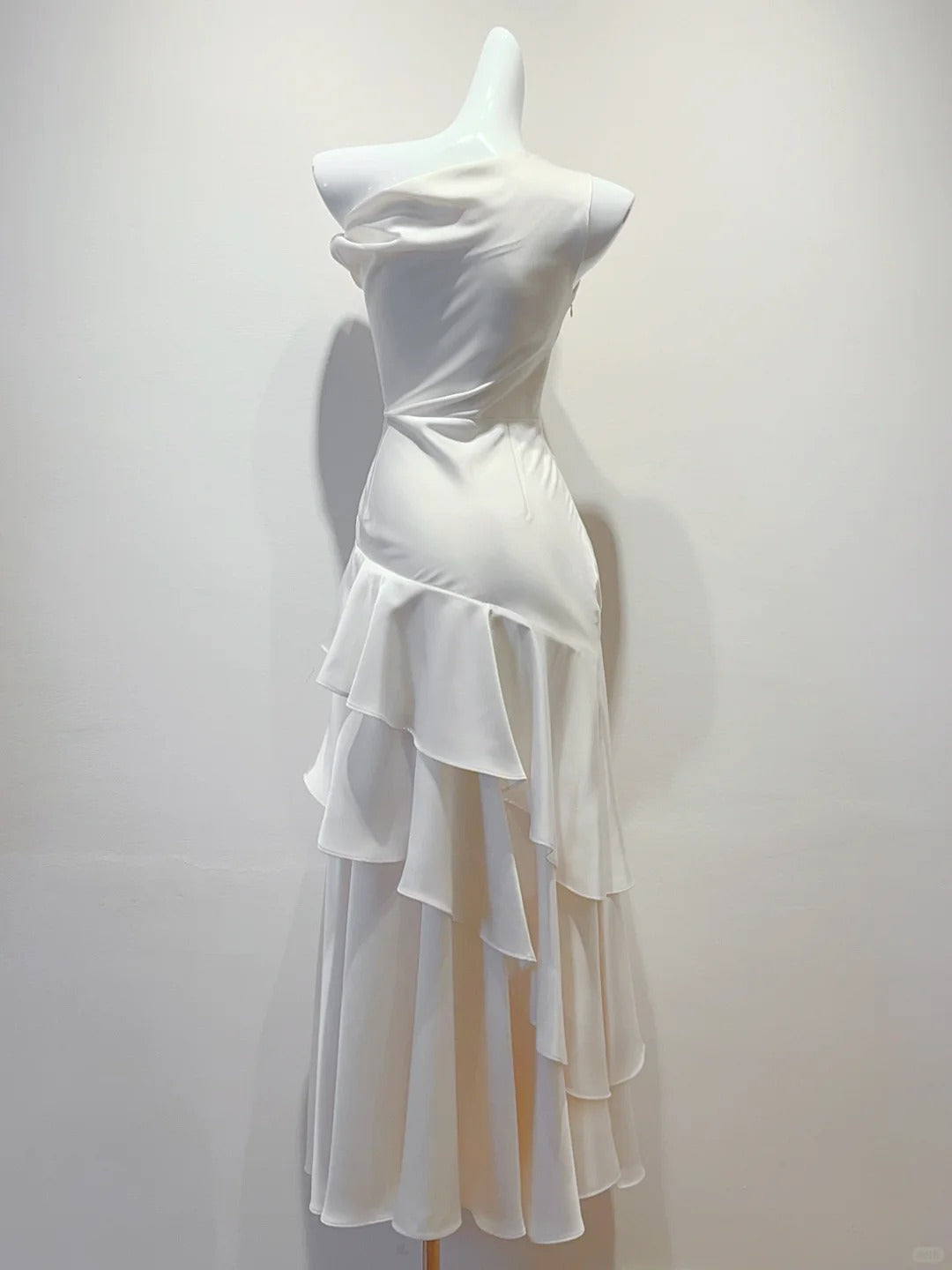 Elegant White Mermaid Ruffle Satin Prom Dresses Evening Dresses Bridesmaid Dresses