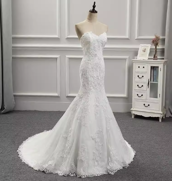 Elegant White Mermaid Sweetheart Neck Lace Train Wedding Dresses Secondary image
