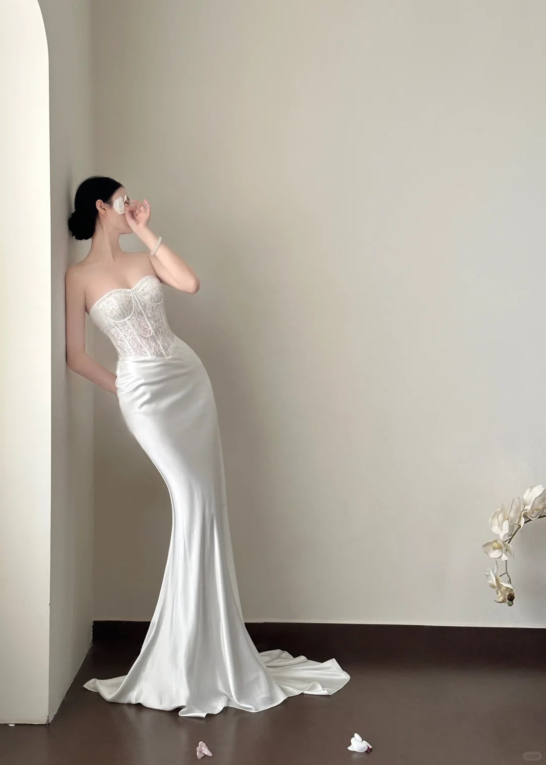 Elegant White Mermaid Sweetheart Neckline Lace Satin Long Wedding Dresses