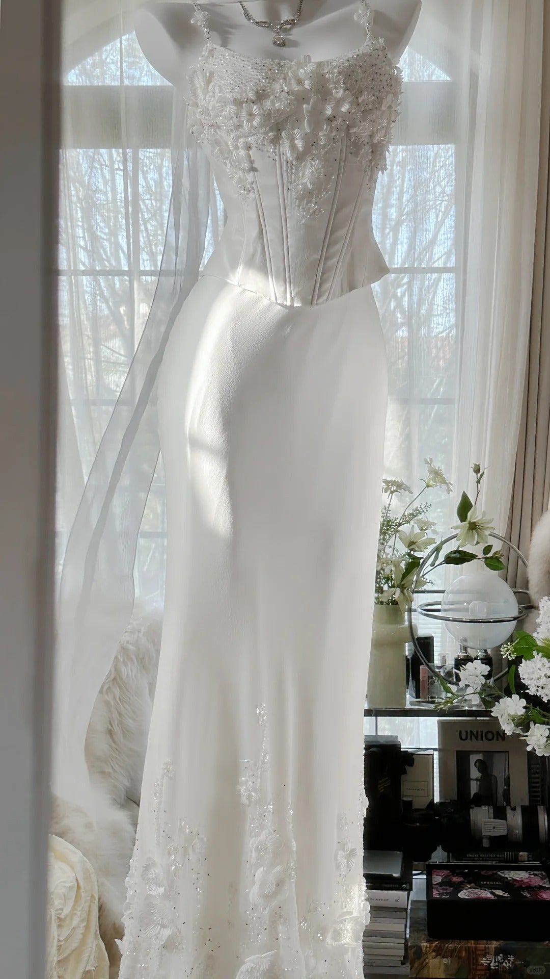 Elegant White Strap Herringbone Beaded Chiffon Evening Gown Prom Dresses Secondary image
