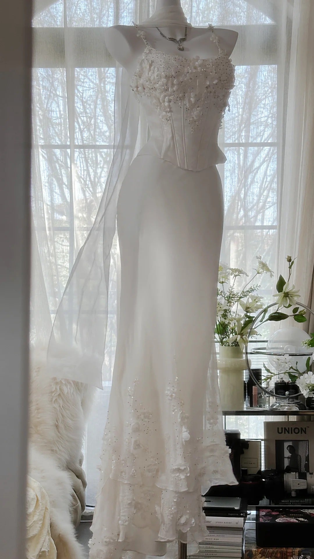 Elegant White Strap Herringbone Beaded Chiffon Evening Gown Prom Dresses Main image