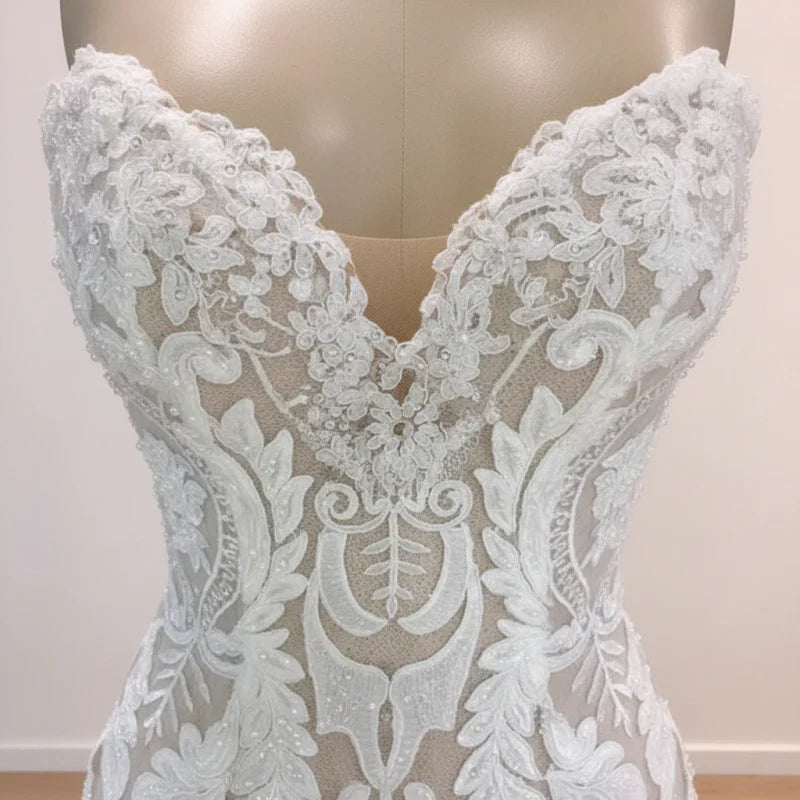 Elegant White V-Neck Mermaid Lace Wedding Dresses