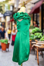 Emerald Green Sheath/Column Off-the-Shoulder Sleeveless Satin Short/Mini Homecoming Dresses With Ruffles
