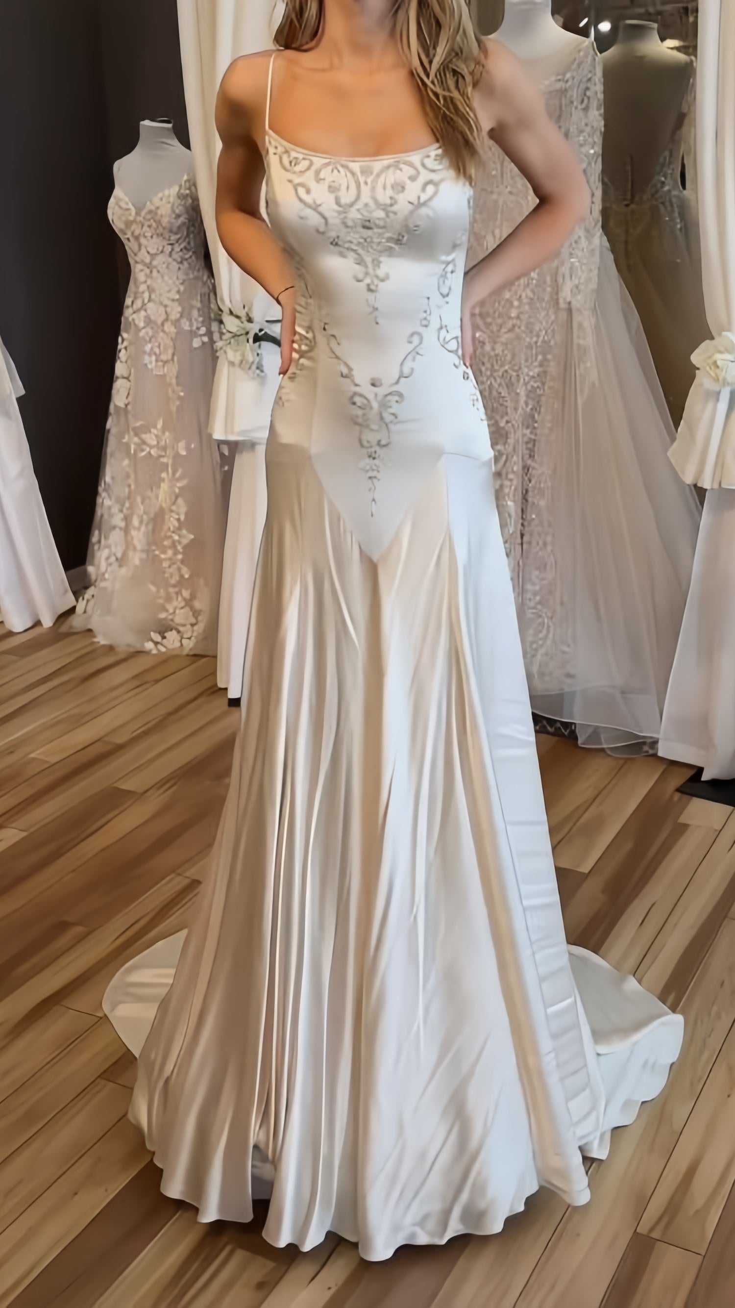 Exquisite Ivory Mermaid Long Wedding Dress Appliques Satin Bridal Dresses