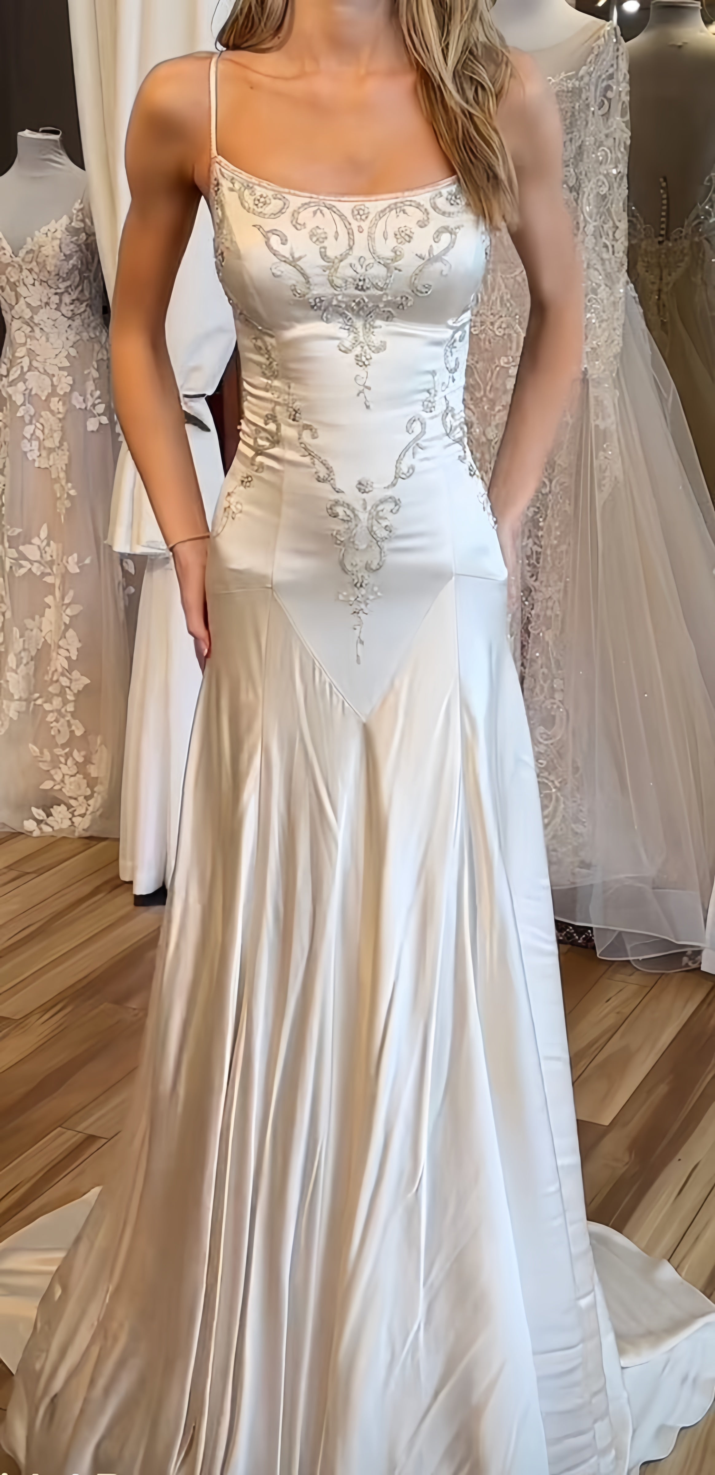 Exquisite Ivory Mermaid Long Wedding Dress Appliques Satin Bridal Dresses Main image