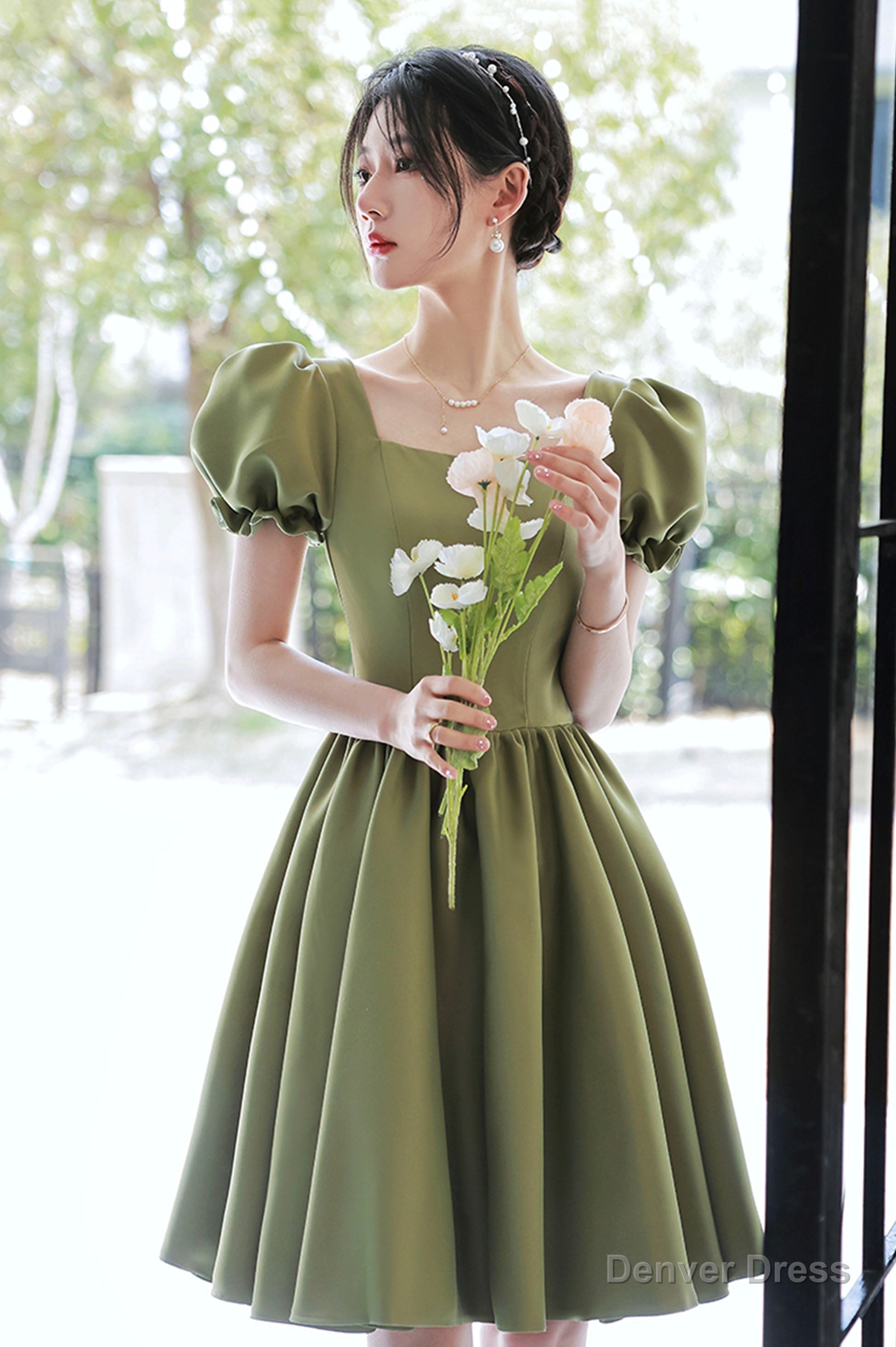 Green satin short prom dress A-line homecoming dress Secondary image