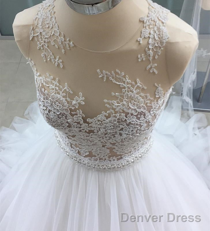 Glamour Lace Appliques Scoop Neckline Tulle Ball Gown Wedding Dresses