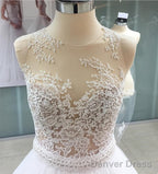 Glamour Lace Appliques Scoop Neckline Tulle Ball Gown Wedding Dresses