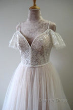 Glorious Cold-shoulder Chapel Train Wedding Dresses