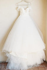 Gorgeous Plus Size Off-The-Shoulder Wedding Dresses
