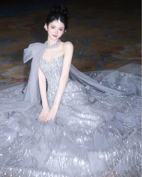Gorgeous Silver Gray A-Line Strapless Sequined Train Prom Dresses Evening Dresses