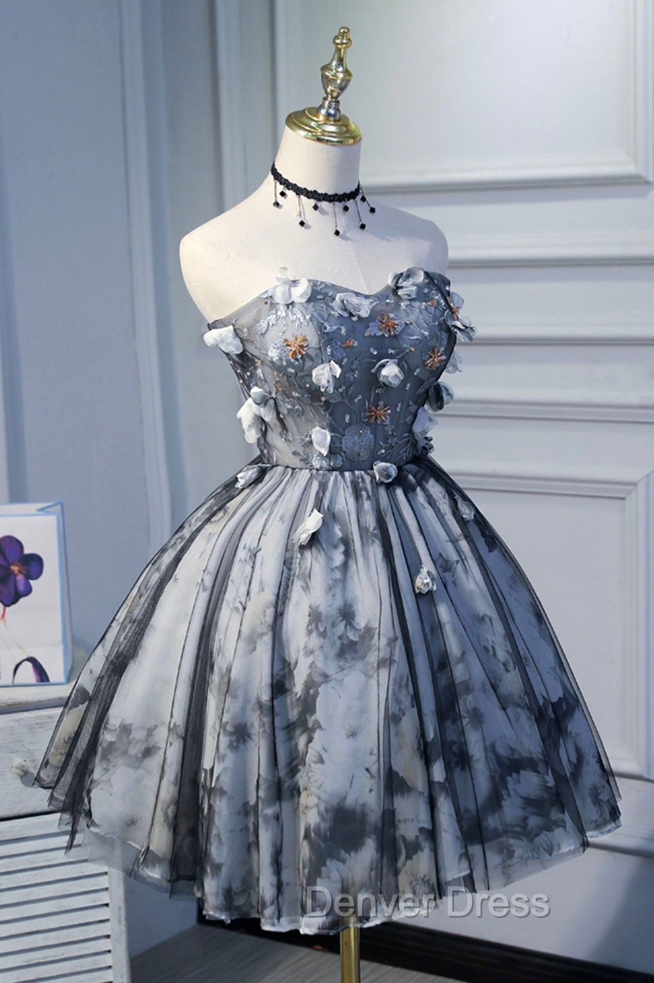 Gray Lace Strapless Short Prom Dresses, A-Line Sweetheart Neckline Party Dresses Secondary image