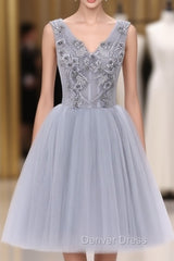 Gray V-neck Knee Length Appliques Homecoming Dresses