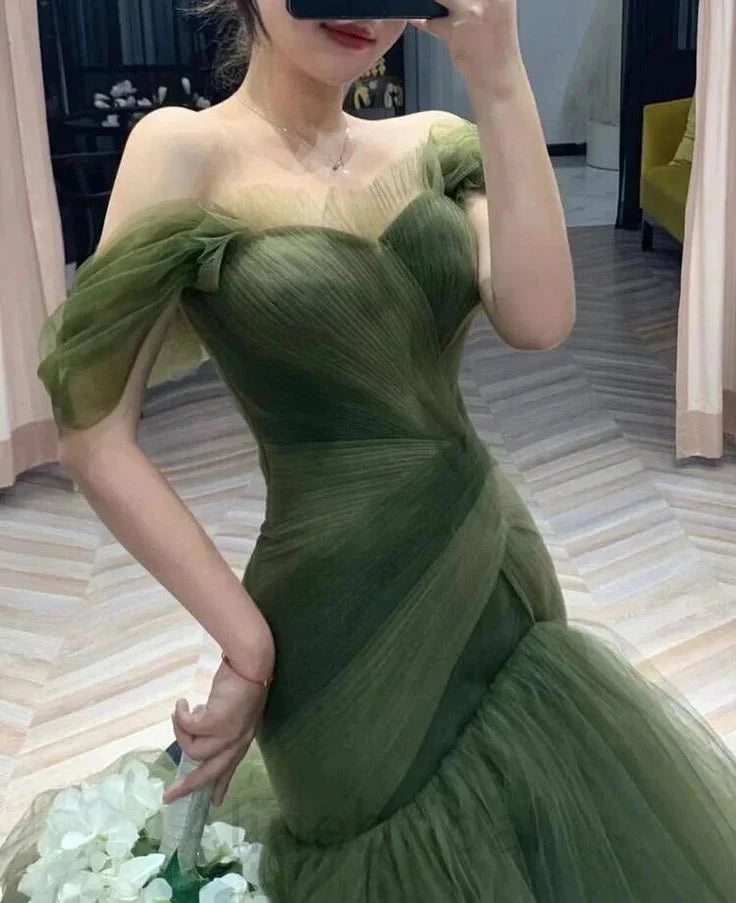 Green Beautiful Elegant Long Tulle Off-Shoulder Ball Gowns Prom Dresses