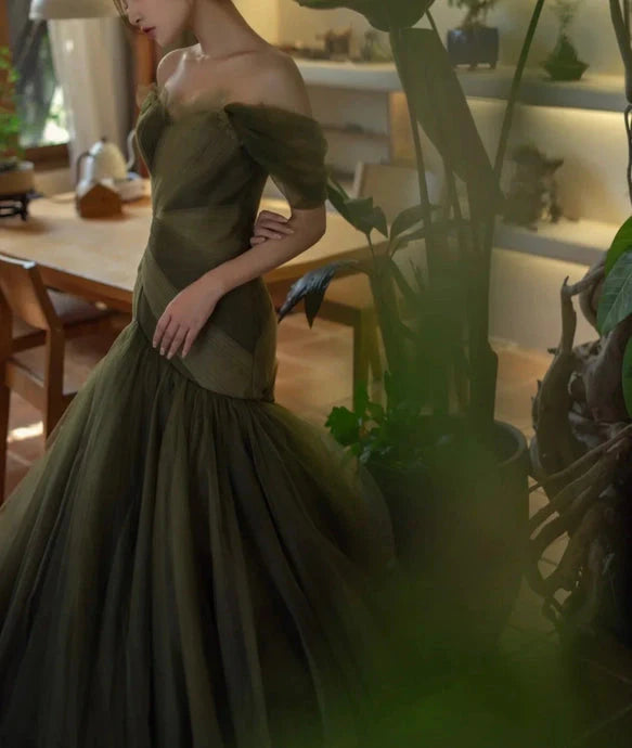 Green Beautiful Elegant Long Tulle Off-Shoulder Ball Gowns Prom Dresses