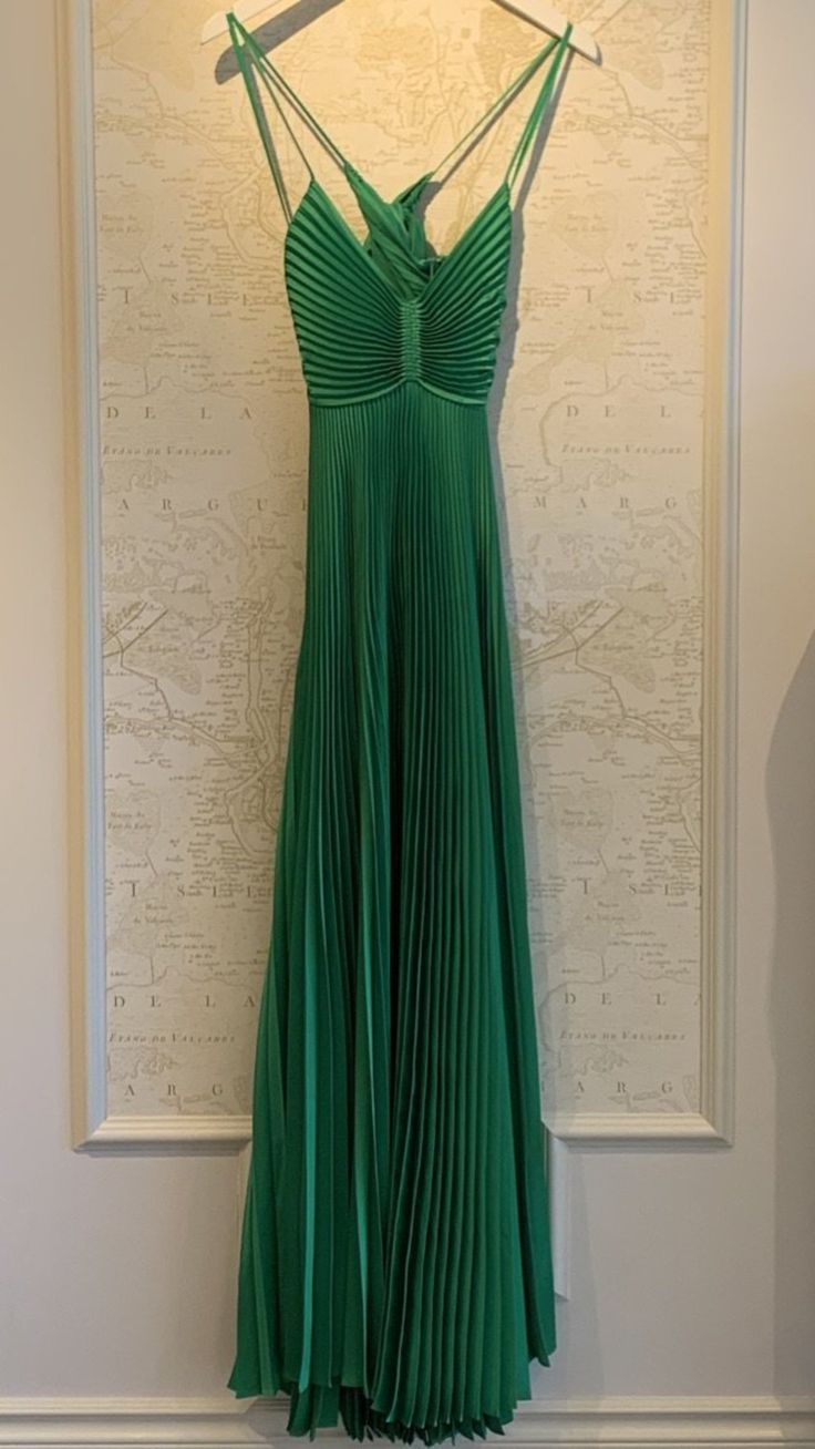 Green Long Pleated Prom Dresses Secondary image