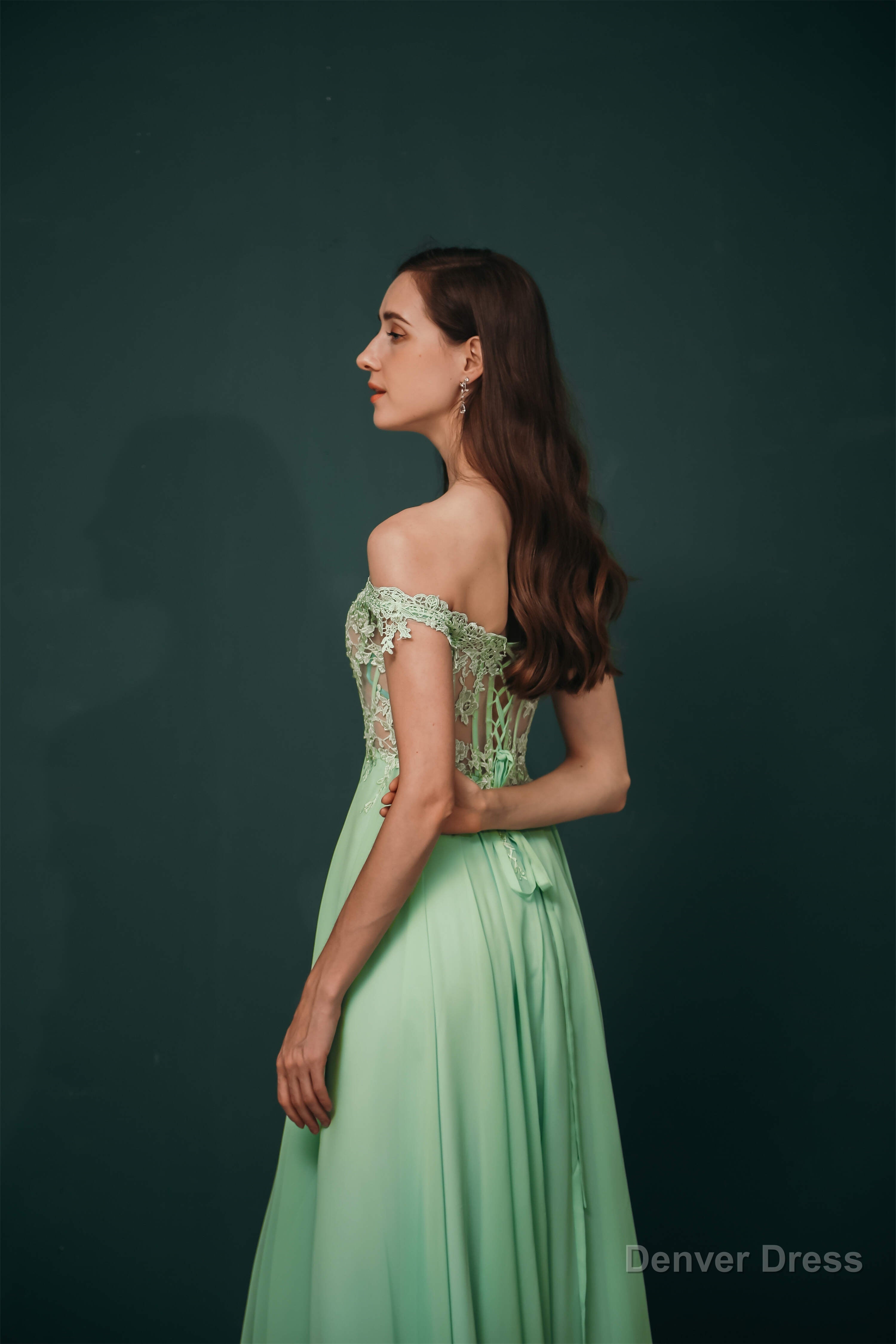 Off The Shoulder Charming Long Chiffon Prom Dresses With Appliques