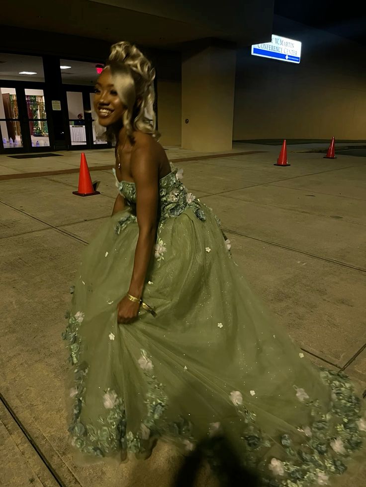 Green Strapless Long Prom Dresses With Appliques