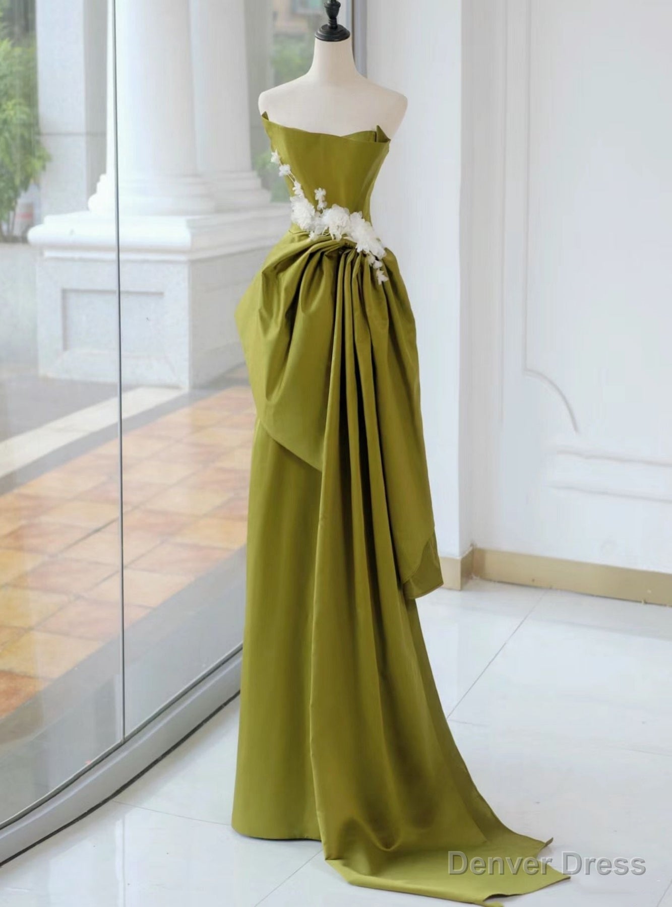 Green Satin Strapless Appliques Prom Dress Main image