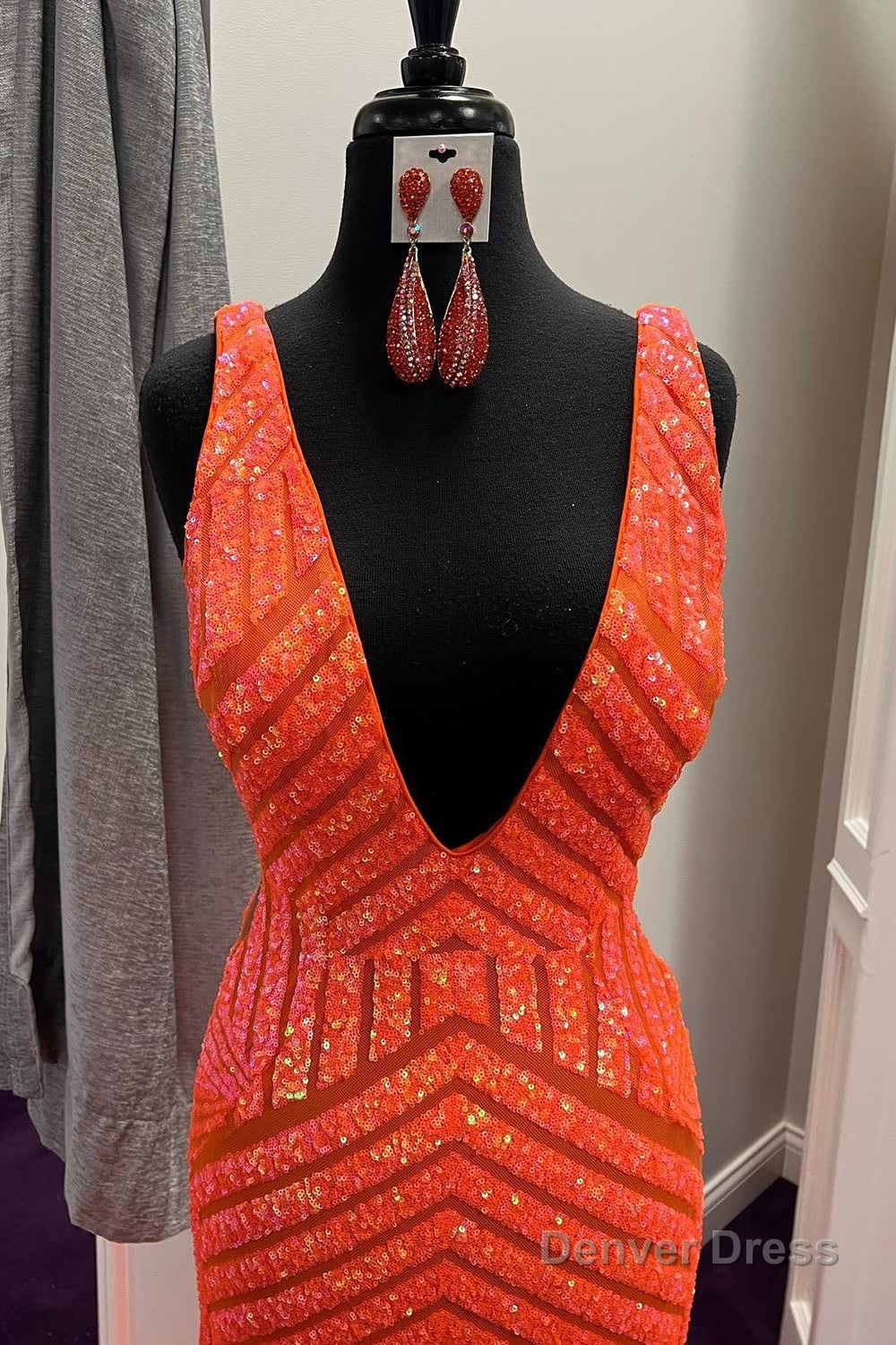 Green Sequins One Shoulder Tight Homecoming Dresses Secondary image