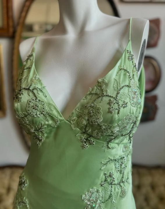 Green V-Neck Exquisite Embroidery Long Satin Ball Gowns Prom Dresses Secondary image