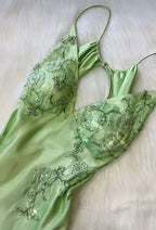 Green V-Neck Exquisite Embroidery Long Satin Ball Gowns Prom Dresses