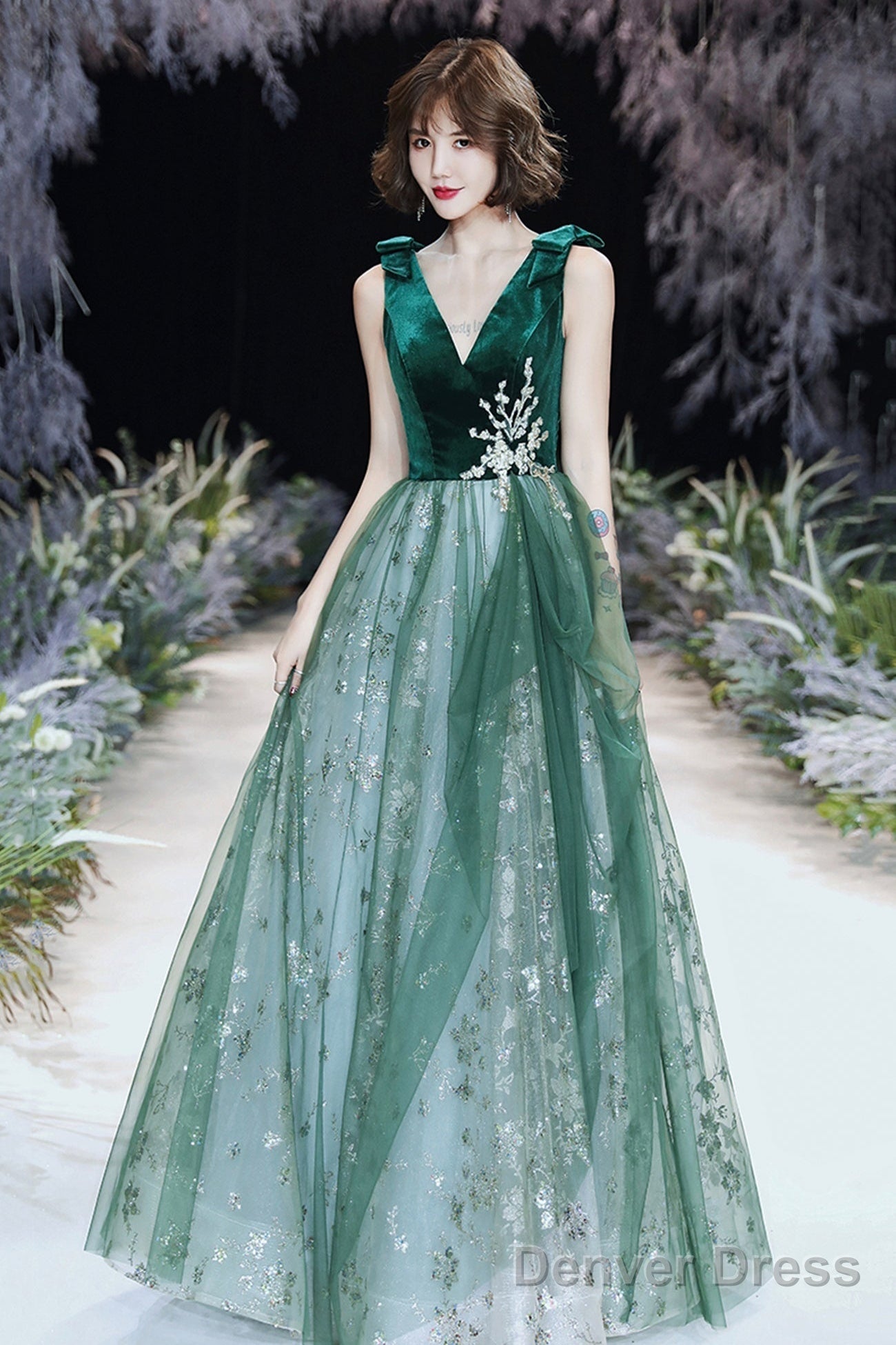 Green Velvet Tulle Long Prom Dresses, V-Neck Green Evening Dresses Main image