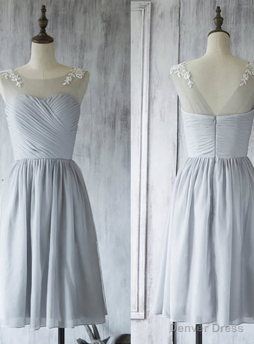 Illusion Short Bridesmaid Dresses Light Gray Bridesmaid Gowns with Lace Appliques