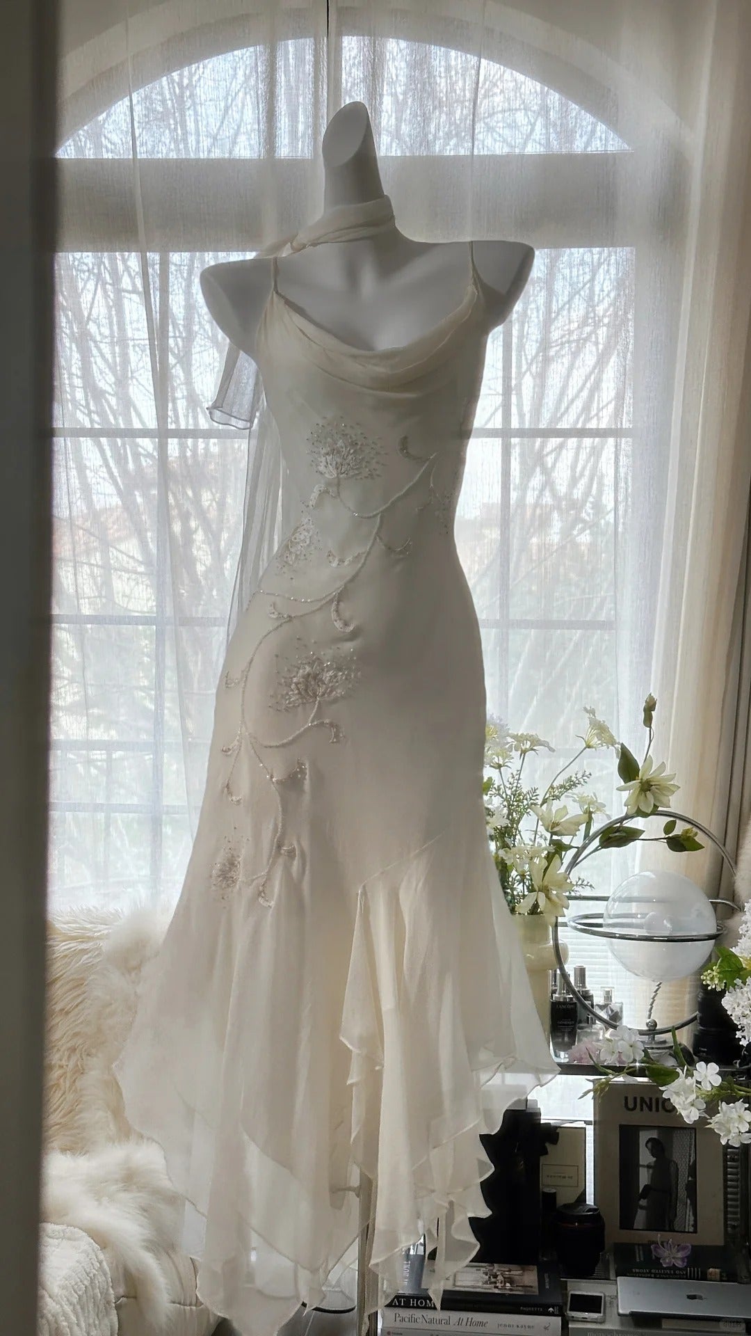 Ivory White Elegant Fashion Exquisite Floral Beading Long Chiffon Ball Gowns Prom Dress Main image