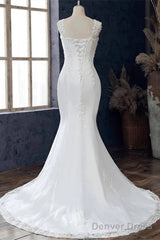 Lace Round Neck Sleeveless Trumpet Wedding Dress
