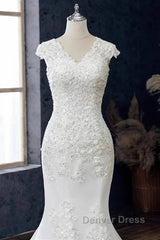 Lace V-Neck Cap Sleeve Trumpet Wedding Dresses