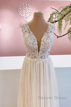 Long A-Line Sweetheart Tulle Backless Wedding Dresses With Floral Lace