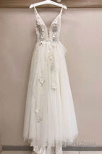 Long A-line Tulle V Neck Lace Applique Wedding Dress