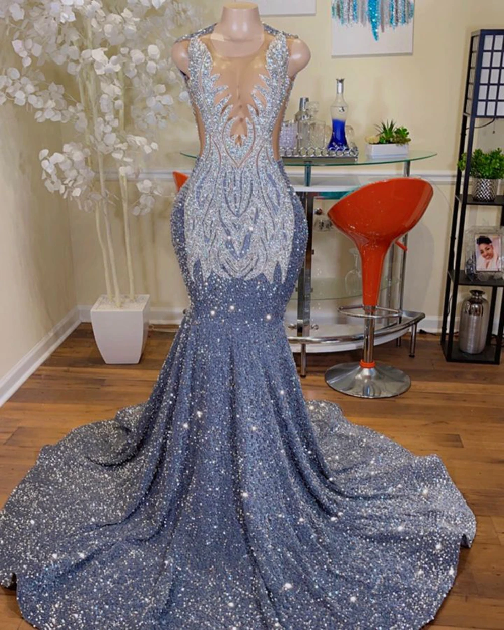 Long Mermaid Prom Dresses Sparkly Diamond Sheer Scoop Neckline Silver Sequined Black Girl Prom Gown Secondary image