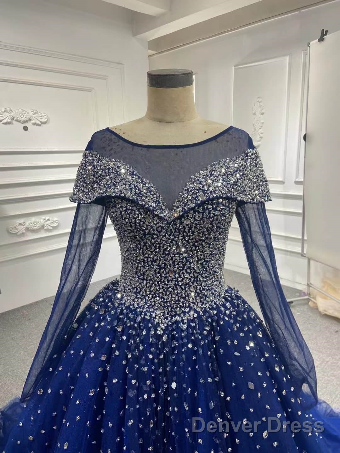 Long Sleeves Navy Blue Wedding Dresses Crystals Sequined Ball Gown Quince Dresses